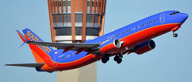 Southwest Boeing 737-8H4 N8624J, Phoenix Sky Harbor, January 19, 2016